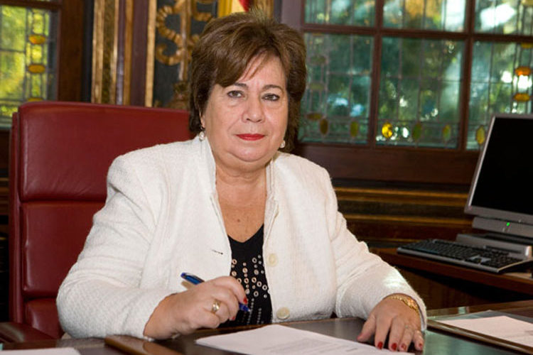 María Luisa Cava de Llano