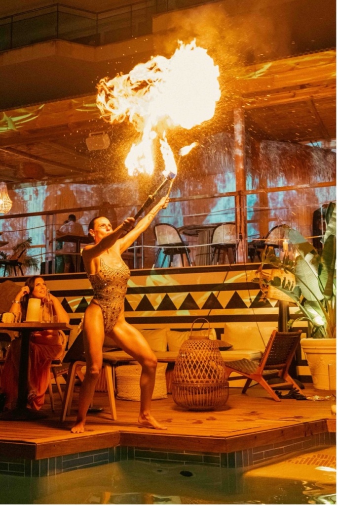 Noches temáticas en Monkey Ibiza.