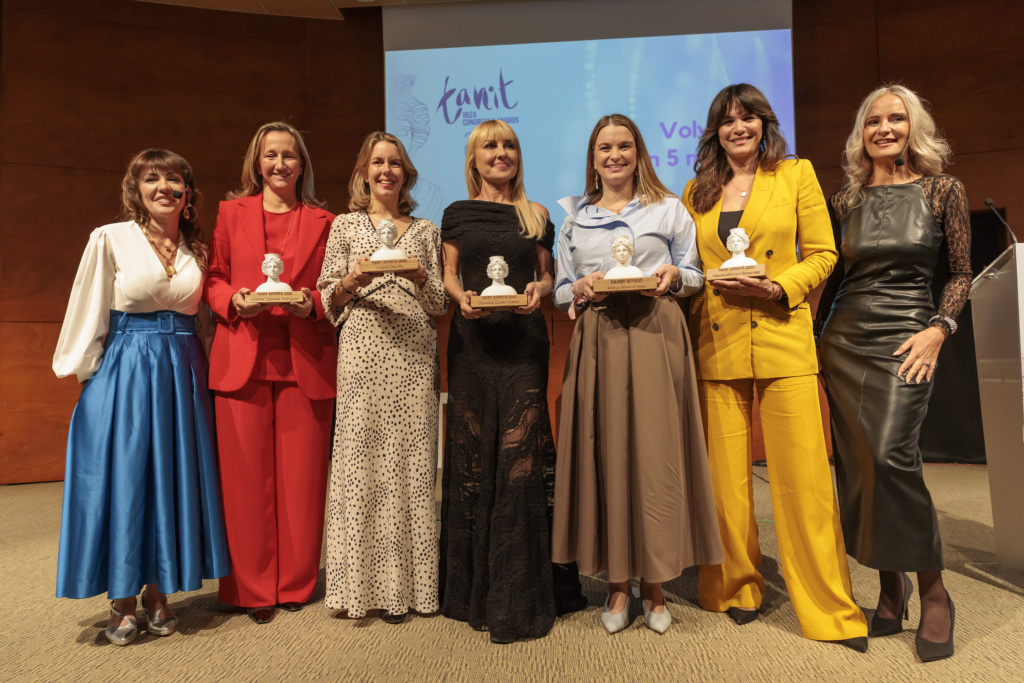 Alicia Reina, Cristina Cabañas, Cristina Oria, Cayetana Guillén Cuervo, Marga Prohens, Fabiola Martínez y Eva Ballarín