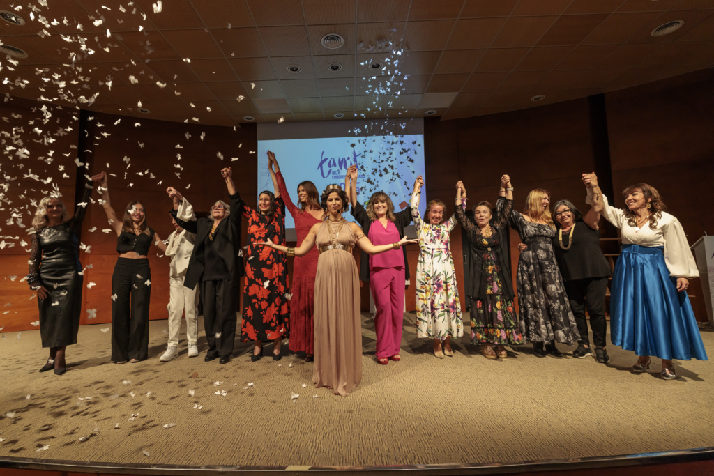 Bárbara Hermosilla junto con las premiadas de los Tanit Awards 2025
