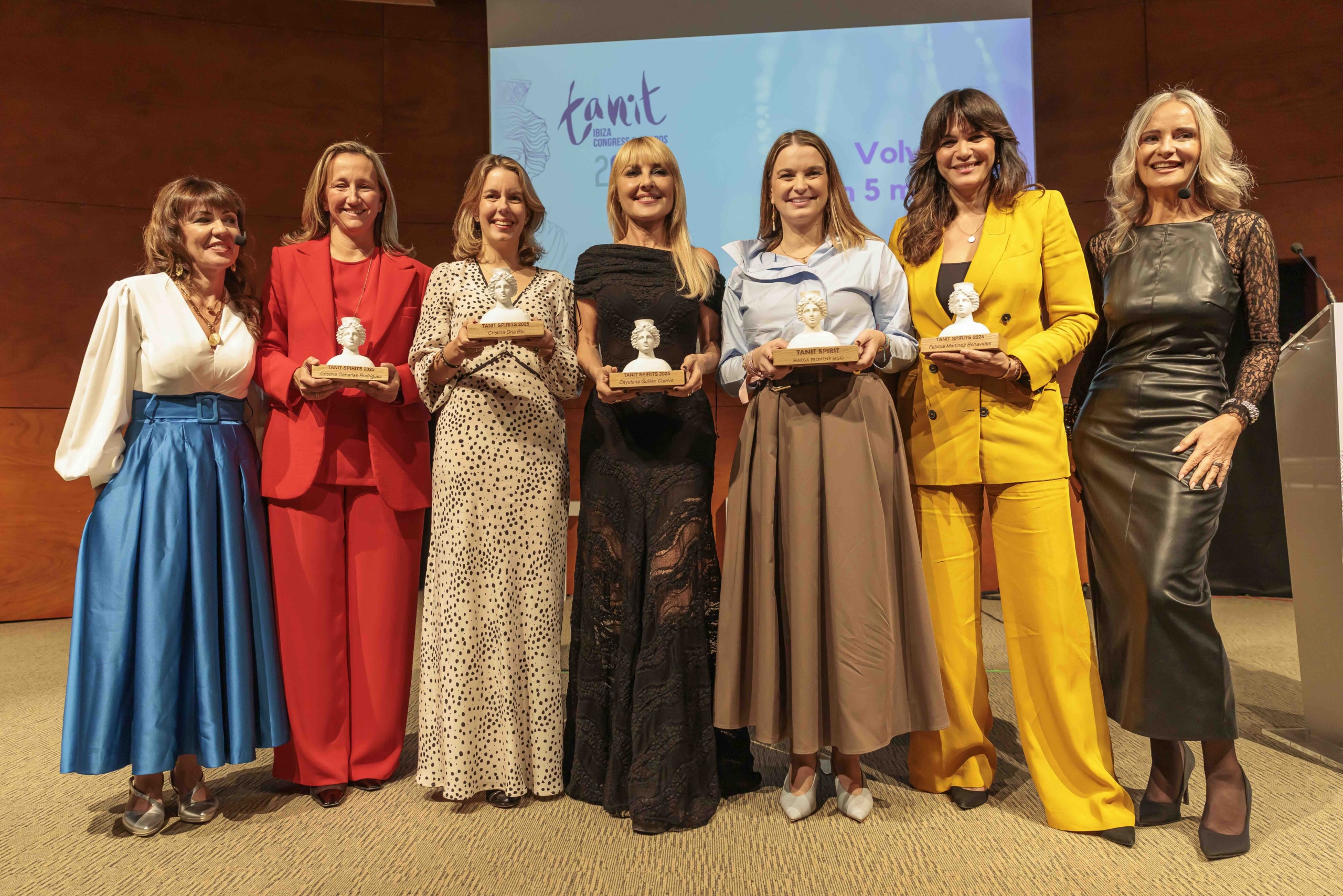 TANITIBIZACONEXION-AliciaReinaCristinaCabanasCristinaOriaCayetanaGuillenCuervoMargaProhensFabiolaMartinezEvaBallarin