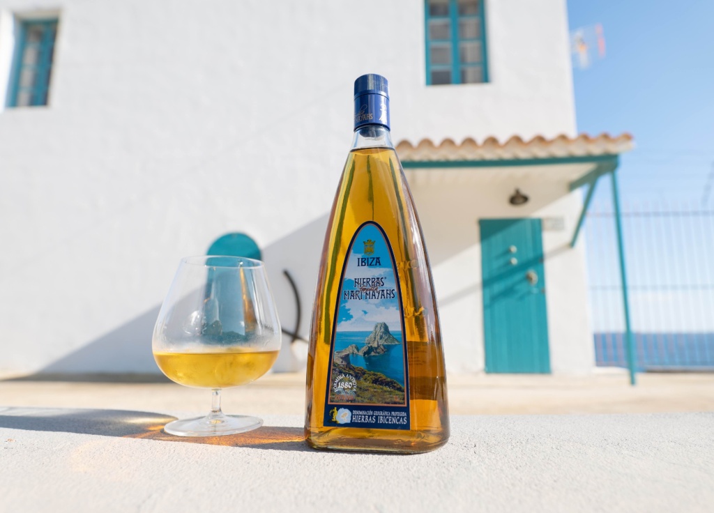 Botella Hierbas Ibicencas Familia Marí Mayans