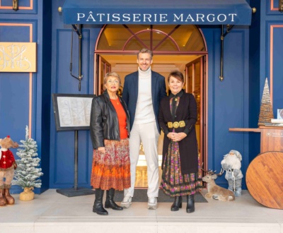 Vicky-Ferrazzano-Manuel-Herraiz-y-Mari-Carmen-Gutierrez Vicky Ferrazzano, voluntaria de la Asociación Elena Torres, Manuel Herraiz, asesor gastronómico y consultor de Pâtisserie Margot, y Mari Carmen Gutiérrez, presidenta de la asociación