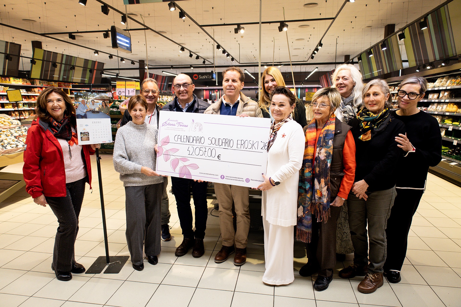 20260120-eroski-cheque-elenatorres-029 Entrega cheque VIII Calendario Solidario AET y Grupo Eroski
