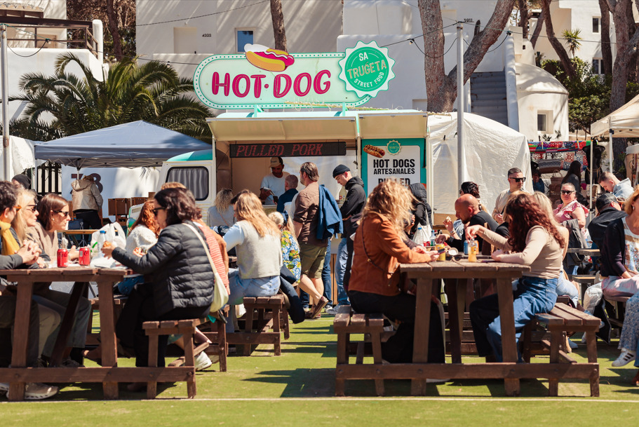 foodtrucks hippy market punta arabí