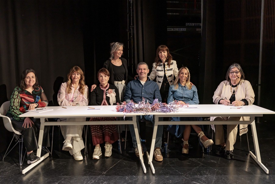 Mari Àngels Marí, Charo Ruiz, Mari Carmen Gutiérrez, Eva Ballarín, Juan Miguel Costa, Alicia Reina, Sara Barbado y Maribel Torres