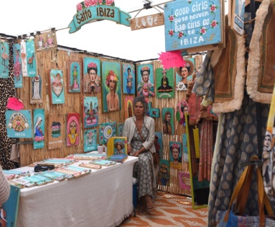 El histórico Hippy Market Punta Arabí crece este verano con nuevas propuestas y horario ampliado - imagen 1