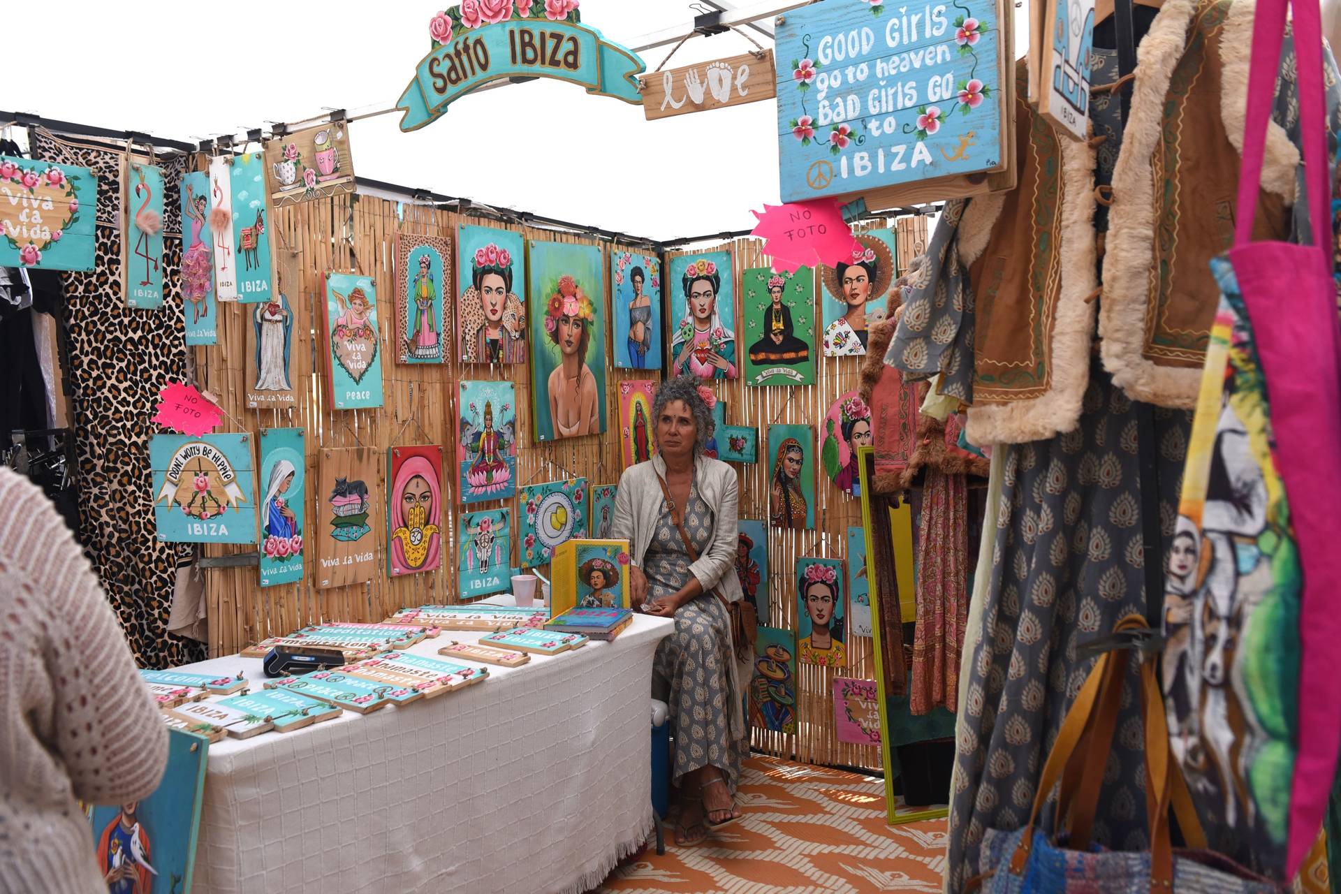 El histórico Hippy Market Punta Arabí crece este verano con nuevas propuestas y horario ampliado - imagen 1