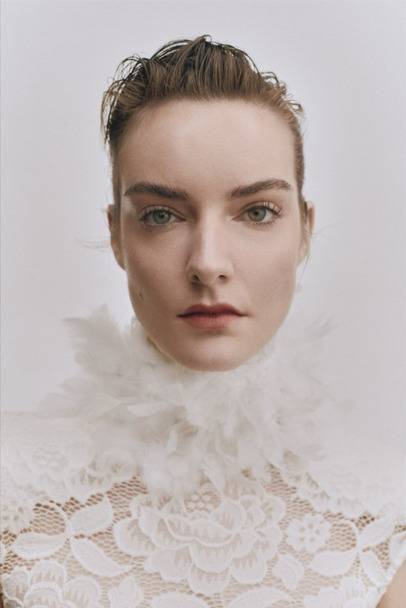 La modelo Beatriz Fernándes en un editorial de Adlib Ibiza en la revista Instyle. Fotografía: Danniel Rojas