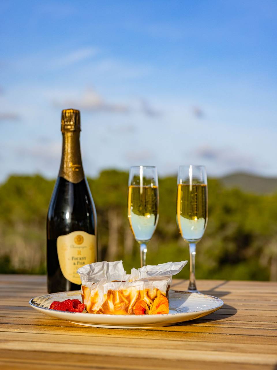Can Secret celebra el eclipse solar con una noche para detener el tiempo que aúna vino, gastronomía y bienestar - imagen 3