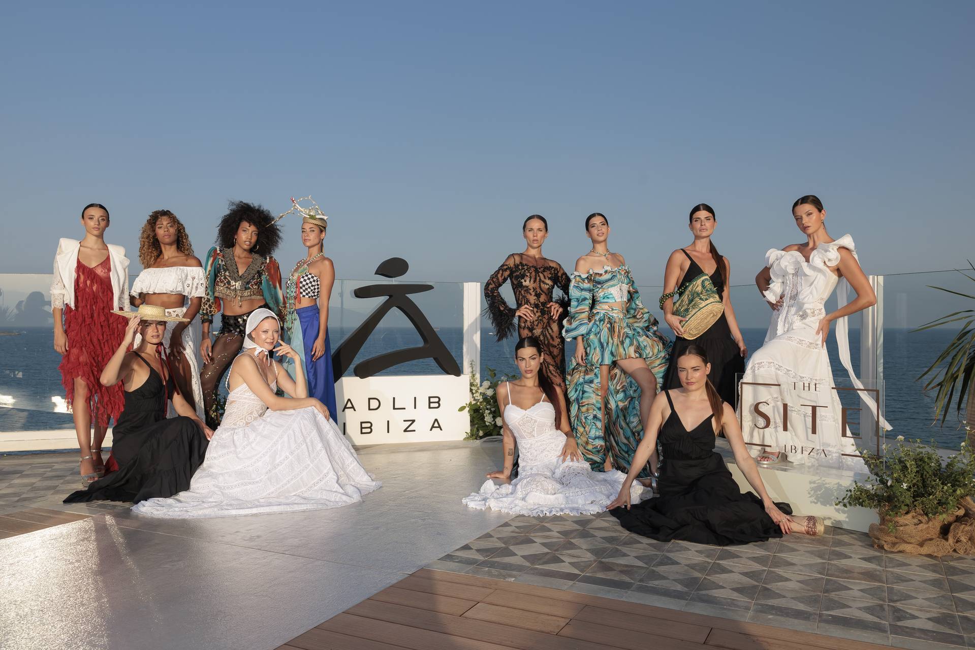 Adlib Ibiza desfila frente al Mediterráneo en BLESS Ibiza The Site - imagen 1