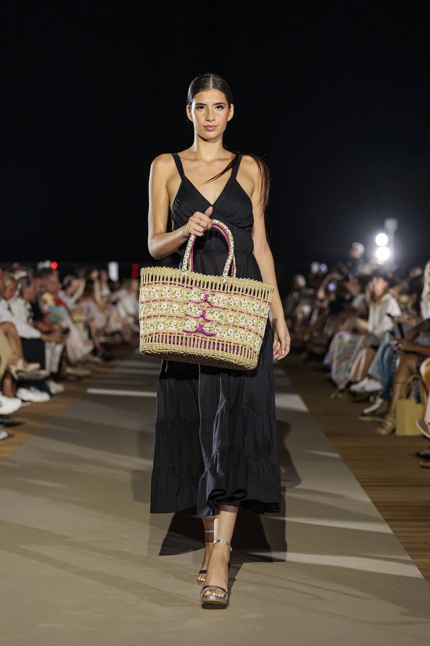 Adlib Ibiza desfila frente al Mediterráneo en BLESS Ibiza The Site - galería 11