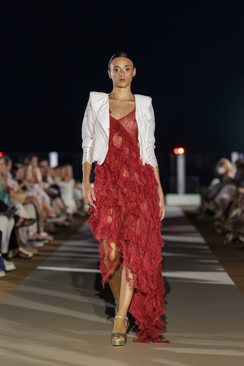 Adlib Ibiza desfila frente al Mediterráneo en BLESS Ibiza The Site - galería 14