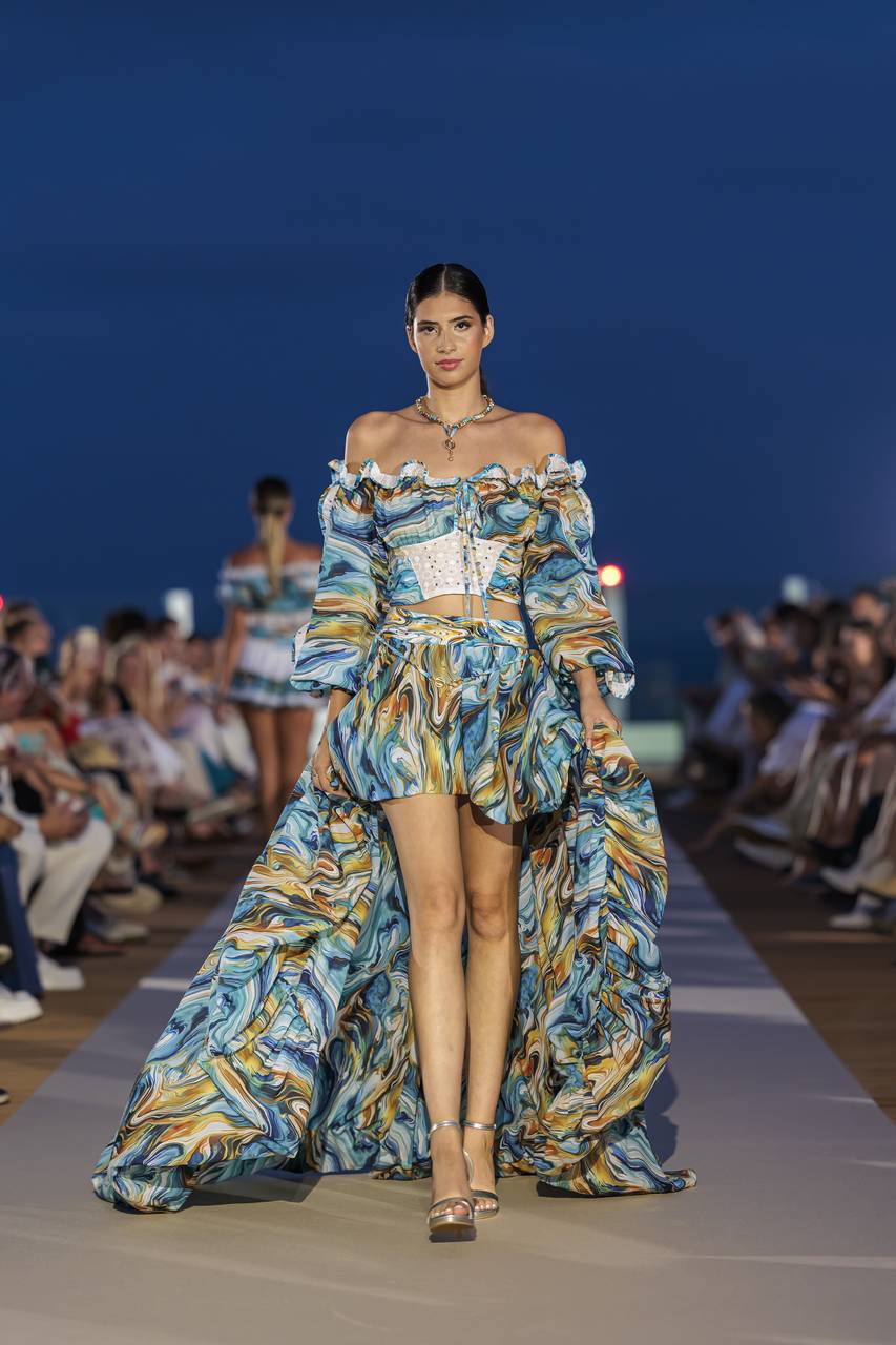 Adlib Ibiza desfila frente al Mediterráneo en BLESS Ibiza The Site - galería 18