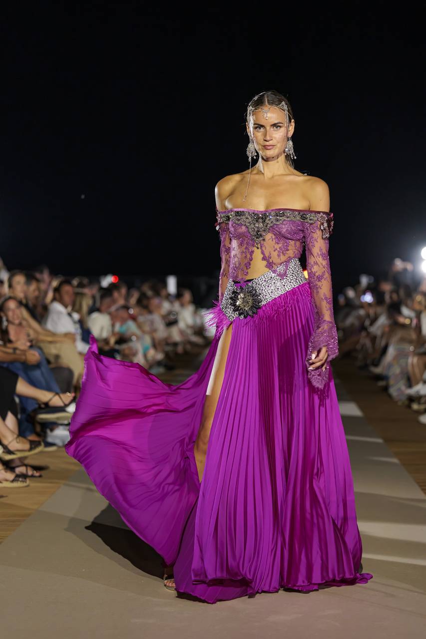 Adlib Ibiza desfila frente al Mediterráneo en BLESS Ibiza The Site - galería 22