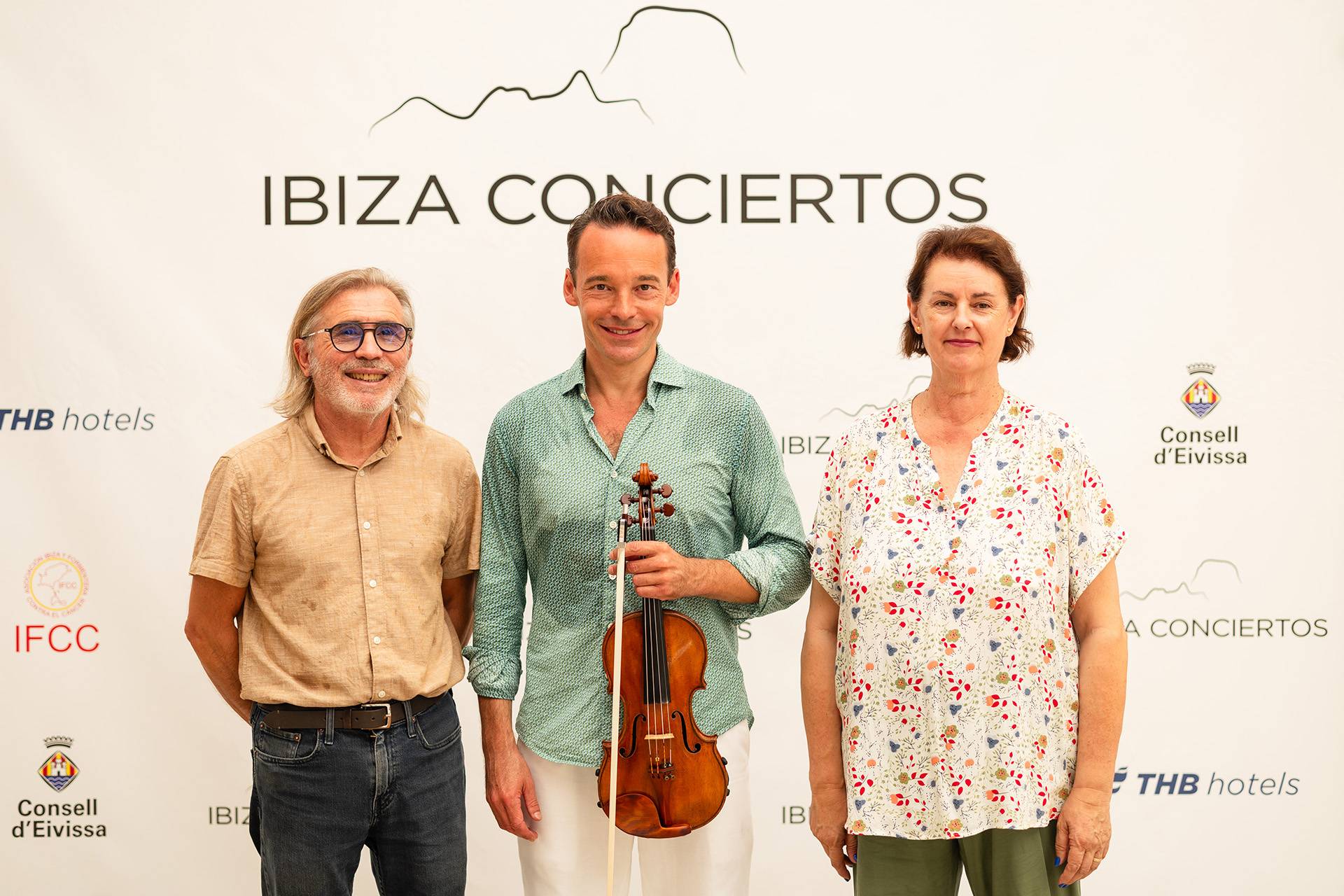El Stradivarius "Dancla" de 1703 de Linus Roth se encontrará bajo las estrellas con una orquesta que ha convertido el diálogo entre la música de concierto y los ritmos populares de Brasil en una identidad propia