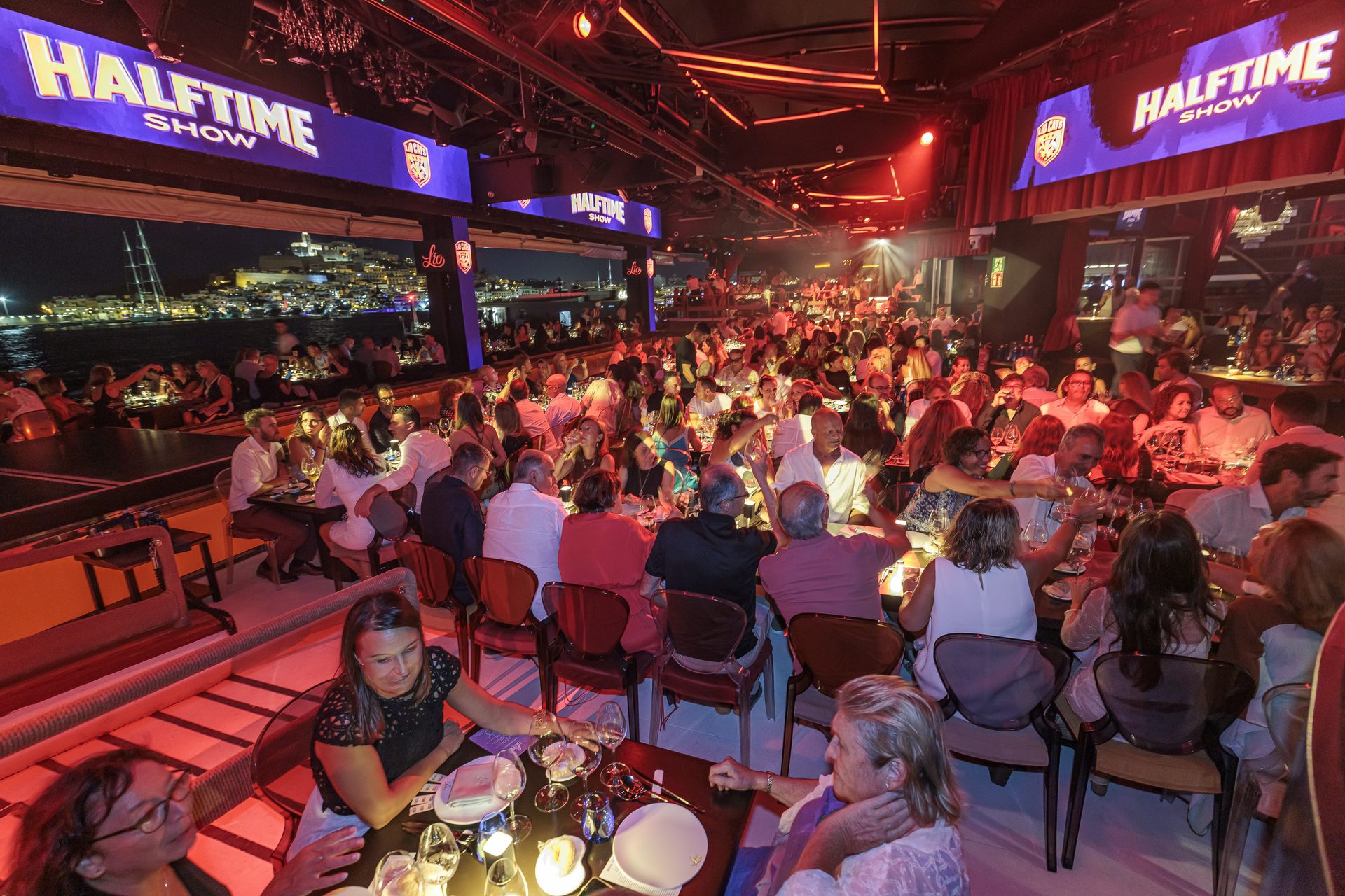 Gala solidaria de la Asociación Elena Torres en Lío Ibiza. Fotografía de Aisha Bonet.
