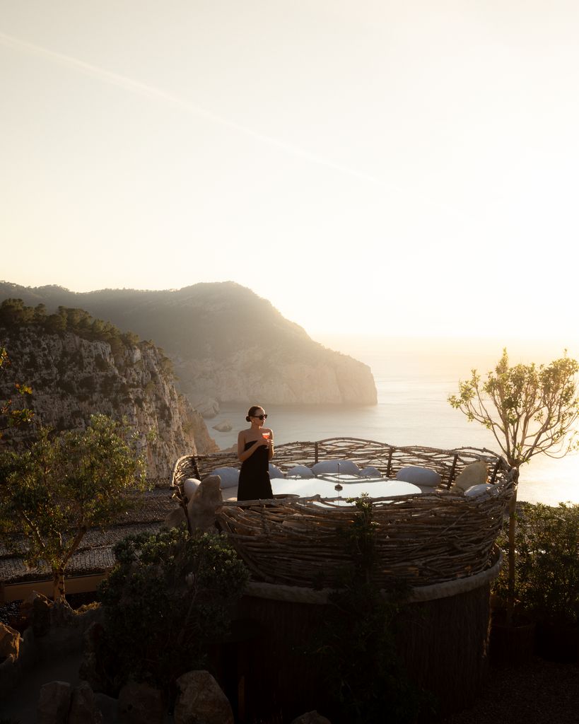 Hacienda Na Xamena, el mejor escenario para vivir el eclipse este 12 de agosto fusionando música y el ocaso de Ibiza con una gran experiencia gastronómica - 1
