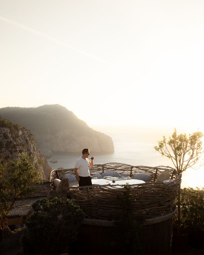 Hacienda Na Xamena, el mejor escenario para vivir el eclipse este 12 de agosto fusionando música y el ocaso de Ibiza con una gran experiencia gastronómica - 5