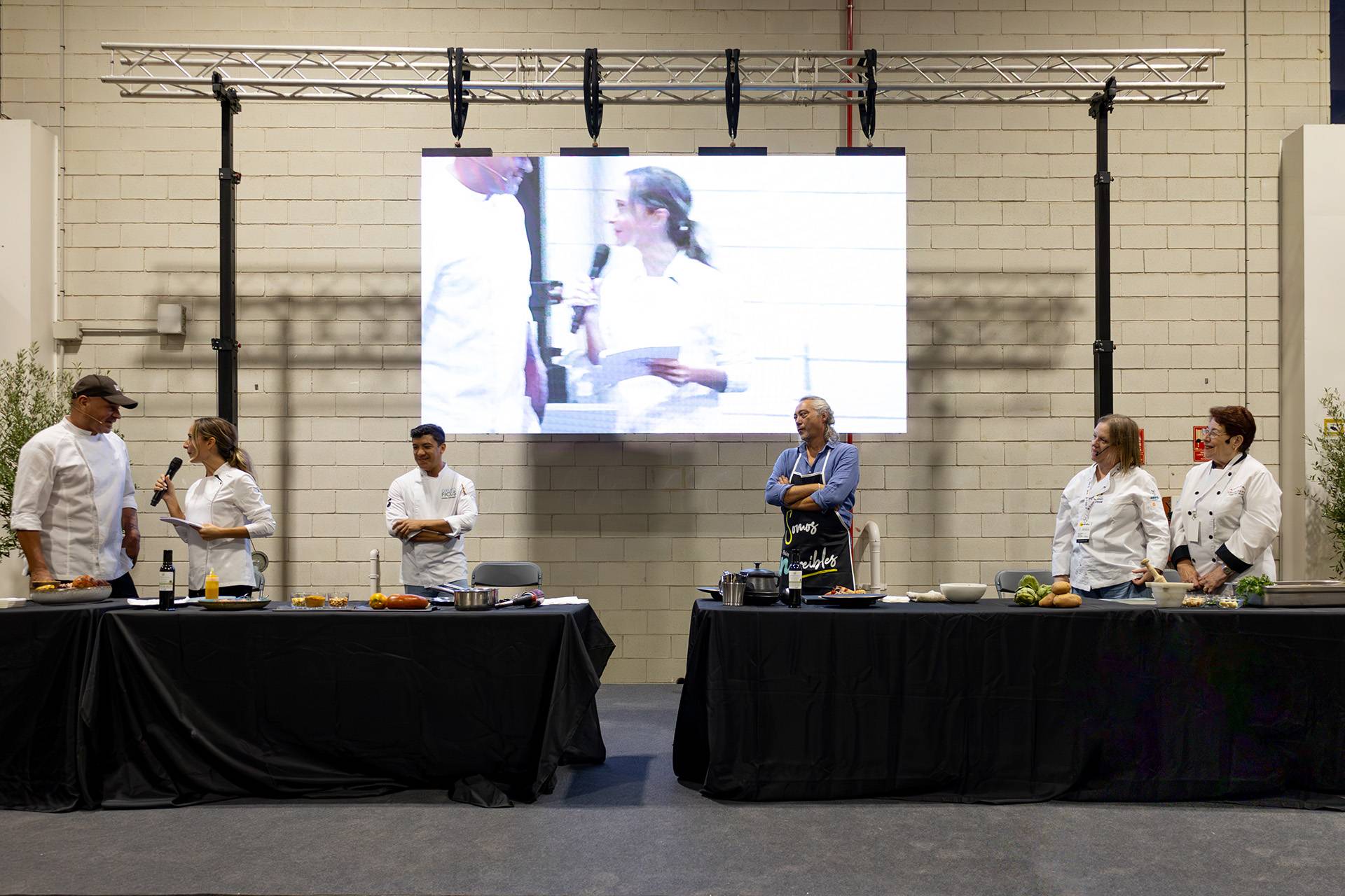 David Reartes, Celeste de la Banda, Daniel Figueroa, Luciano D´Ambrosio, Catalina Riera y Nuria Riera durante el showcooking