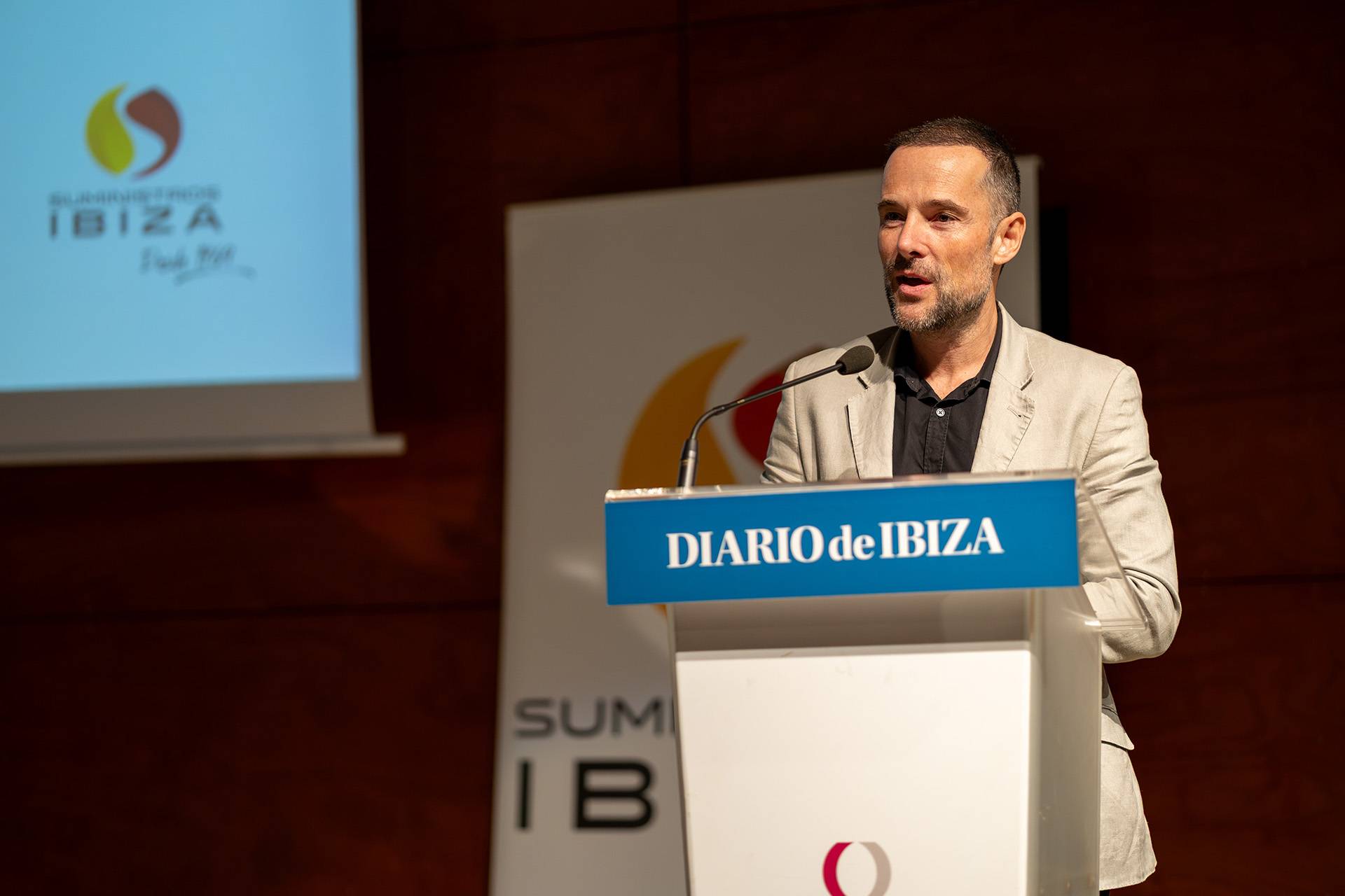El vicepresidente primero y conseller de Territorio, Ordenación Turística, Movilidad, Infraestructuras Viarias y Lucha contra el Intrusismo del Consell d’Eivissa y miembro del jurado de los premios, Mariano Juan Colomar