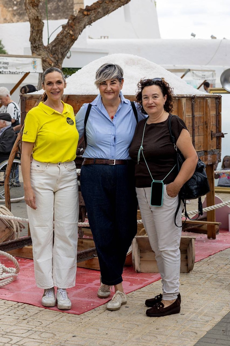 Visitantes y participantes recorriendo el mercado artesanal. X Fira de la Sal, Sant Jordi, 17 de octubre de 2026. Fotografía: Juan Carlos Flórez.