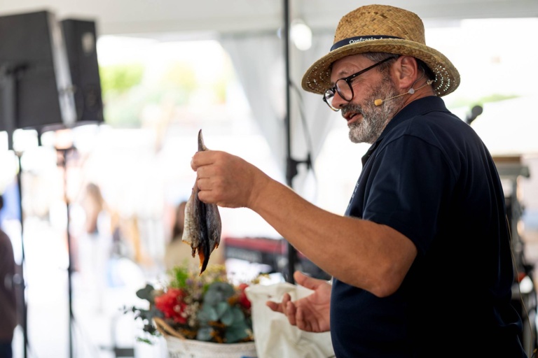 Demostración gastronómica en el escenario. X Fira de la Sal, Sant Jordi, 17 de octubre de 2026. Fotografía: Juan Carlos Flórez.