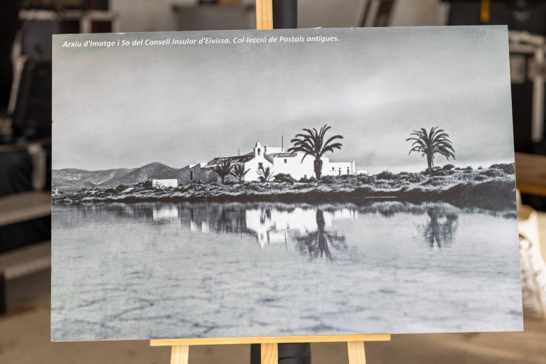 Exposición de obras sobre el paisaje y la tradición salinera. X Fira de la Sal, Sant Jordi, 17 de octubre de 2026. Fotografía: Juan Carlos Flórez.