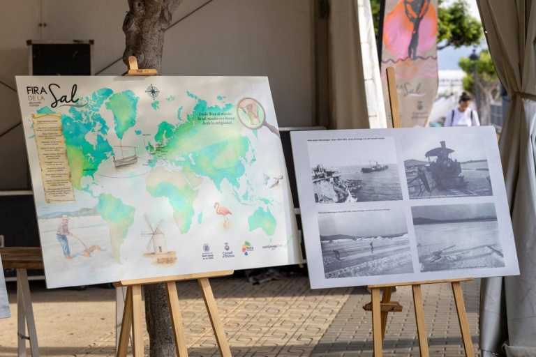 Exposición de obras sobre el paisaje y la tradición salinera. X Fira de la Sal, Sant Jordi, 17 de octubre de 2026. Fotografía: Juan Carlos Flórez.