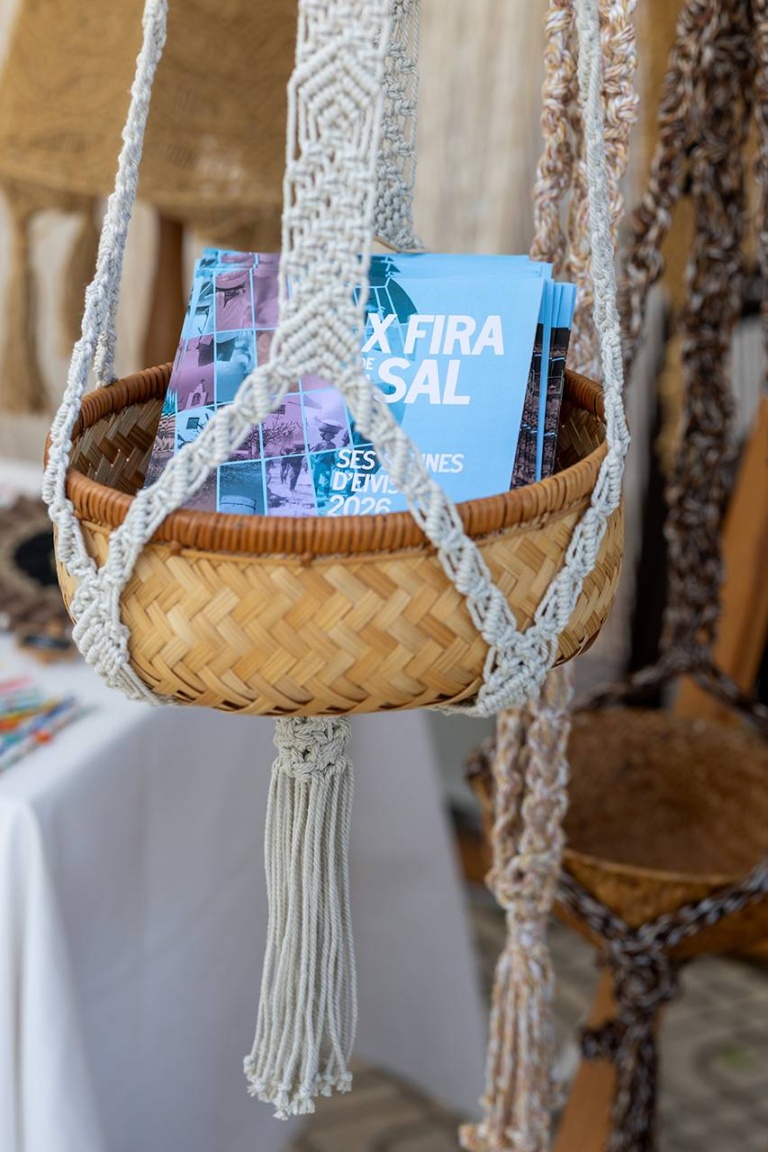 Creaciones artesanales y puestos del mercado. X Fira de la Sal, Sant Jordi, 17 de octubre de 2026. Fotografía: Juan Carlos Flórez.