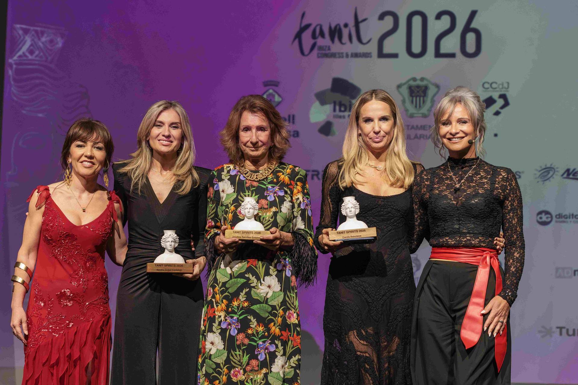 Tanit Spirit 2026 junto a las impulsoras de Tanit Ibiza Conexion. Fotografía: Aisha Bonet.