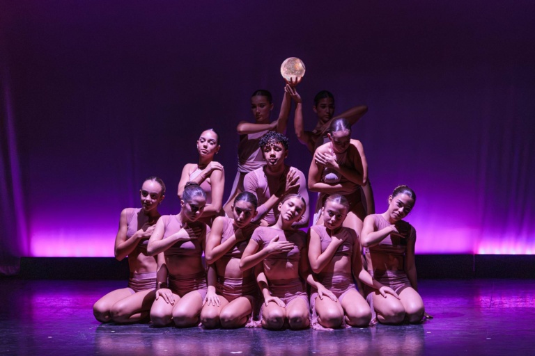 Actuación de danza durante la gala Tanit 2026. Fotografía: Aisha Bonet.