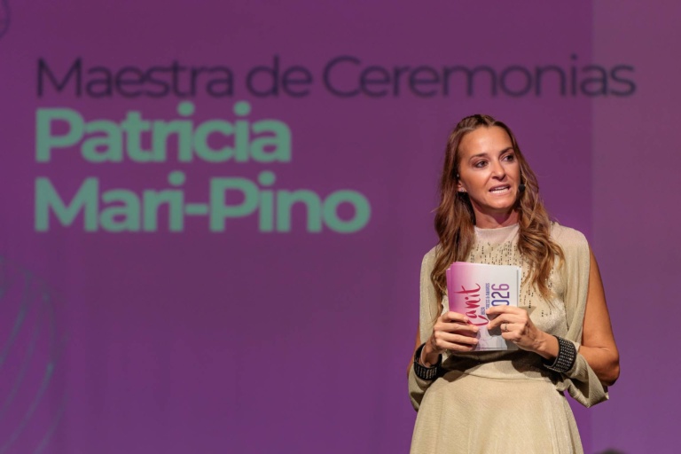 Patricia Mari-Pino presenta la gala Tanit Ibiza Congress & Awards 2026. Fotografía: Aisha Bonet.