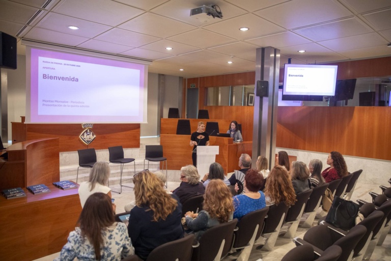 Vista de la sala de plenos durante la presentación.