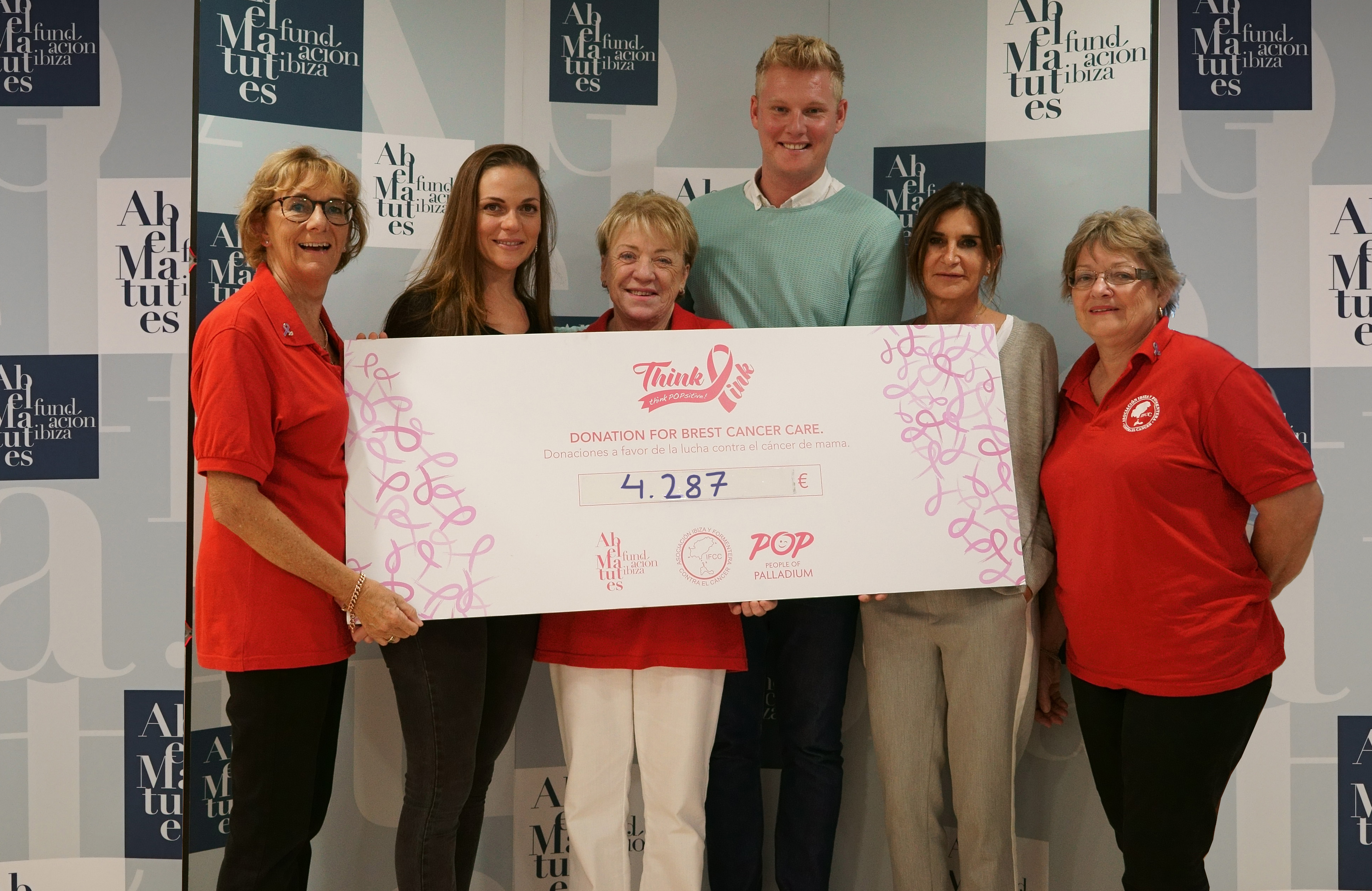 Palladium Hotel Group entrega a la Asociación Ibiza y Formentera Contra el Cáncer un cheque solidario por un importe de 4.287 euros